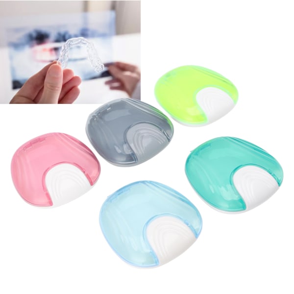 Chic Förvaringsask för Tandställning, Hållbar Design med Ventilationshål för Fräsch Förvaring av Aligners, 5 st Små i Delikata Ljusa Färger Inkluderar Borste och Chewie