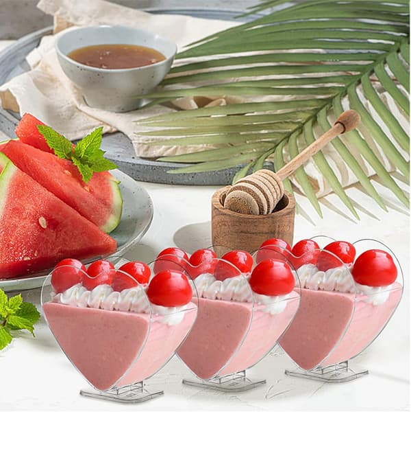 10 st hjärtformade dessertmuggar i plast, 70 ml