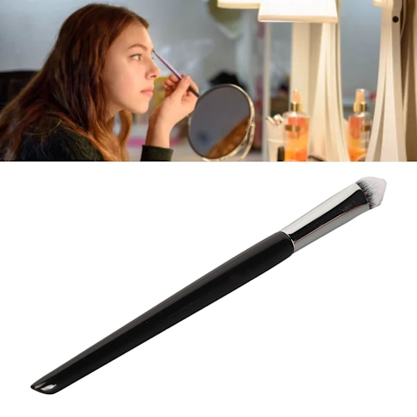 Bärbar Concealer- och Highlighterborste, Premiummaterial Garanterar Hållbarhet och Mjukhet, Triangulär Huvuddesign för Anpassningsbar Täckning,