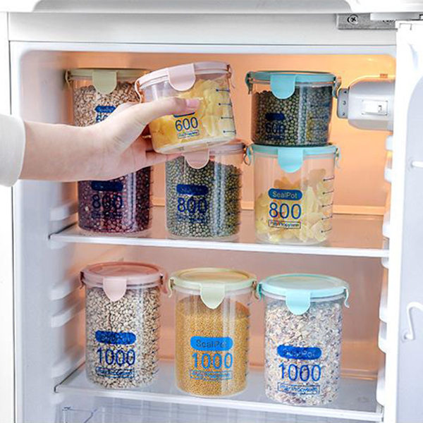 Transparenta förseglade behållare i plast för kök, mat, spannmål och bönor