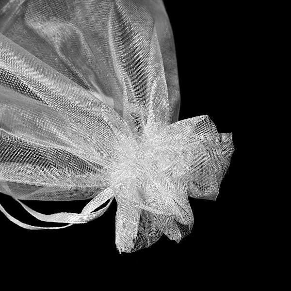 Julstora nätpåsar med dragsko för julklappar till festliga tillfällen