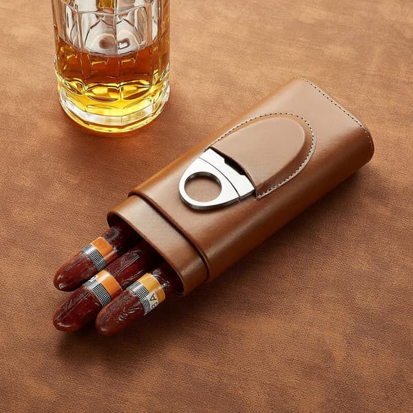 Premium cigarrfodral i brunt läder för 3 cigarrer, cigarrhumidor med cederträfoder och cigarrklippare i rostfritt stål
