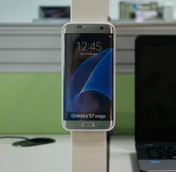 Praktiskt Anti-Gravity Silicon skal för Galaxy S7 EDGE Vit