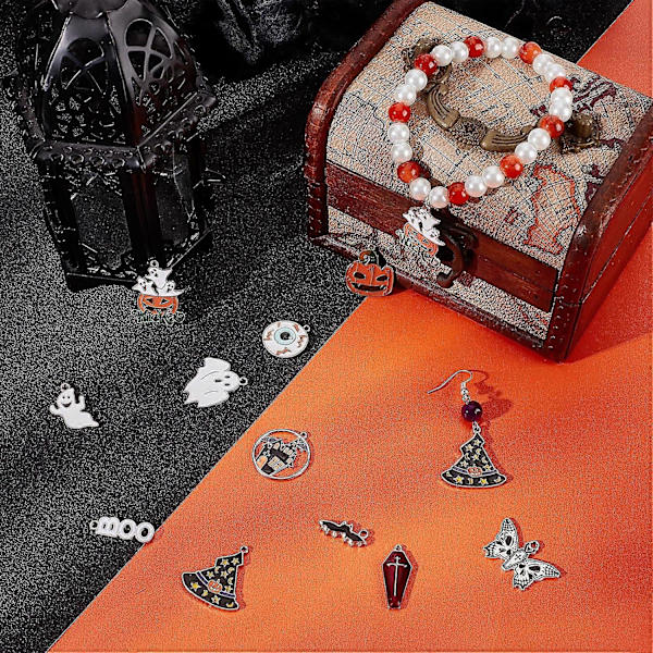 1 Æske 24 stk. 12 Stilarter Halloween Charm Spøgelses Charm Bulk Gotisk Charm Græskar Spøgelse Kiste Kors Kranie Sort Flagermus Charm