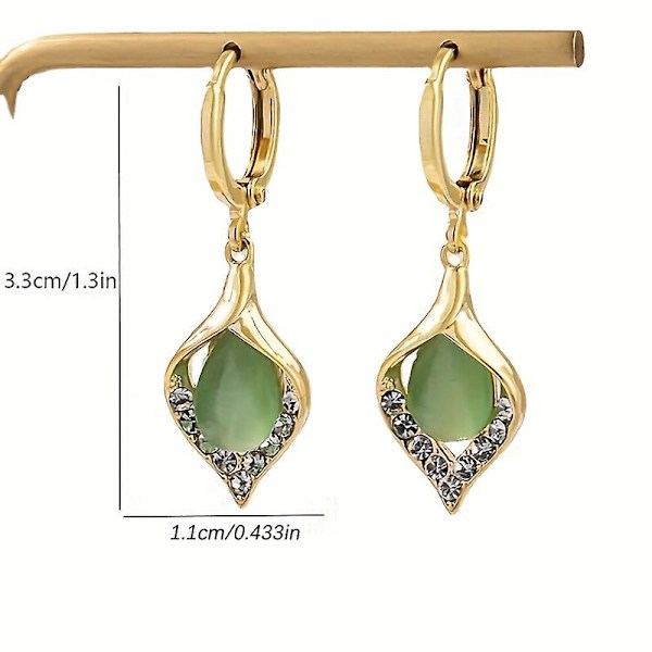 Exquisite Opal Örhängen Kvinnors Lyx Vatten Droppa Form Ädelstenar Örhängen Smycken Gåvor white