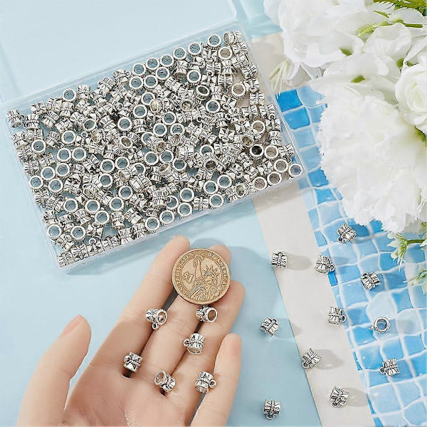 1 Ask 240 st Små Bail-Pärlor Silver Spacer Pärlor Charms Legering Texturerad Tibetansk Stil Cylindrisk Hängande Rörpärla Spännen för Smyckestillverkning Hänge N