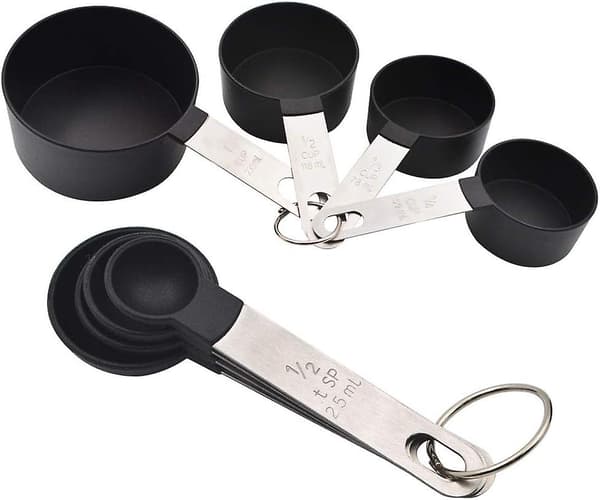 Plastmätkopp med måttsked - 8-delat set - Kopp och sked