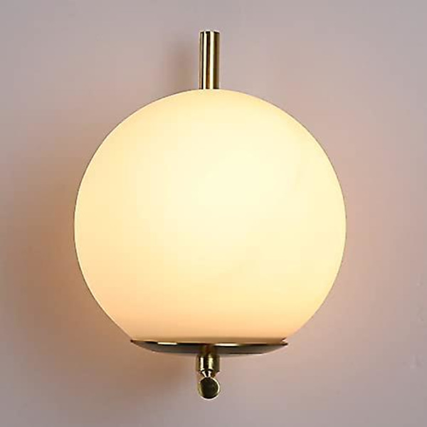 Moderne og elegant LED væglampe med opal hvid glaskugle og guldroset med E27 fatning til soveværelse, stue, entre