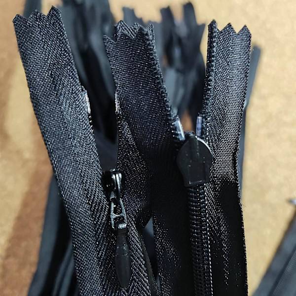 14 tum osynliga blixtlås svart 35 cm dold blixtlås stängd ände nylon spole blixtlås för sömnad klänningar väskor hantverk kudde madrass blixtlås bulk 30 st