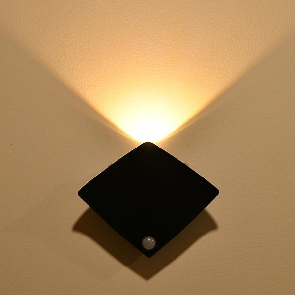 Batteridriven LED-vägglampa, med rörelsesensor USB uppladdningsbar nattlampa Varm vit, 1200 mah batteri, svart