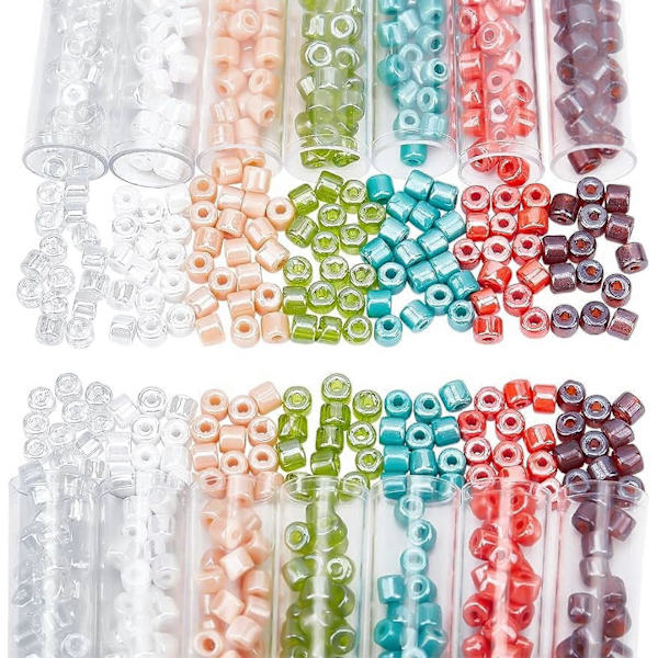 588 stk. Tsjekkiske glassbugleperler, ugjennomsiktige og transparente glansrørglassperler for smykkelaging