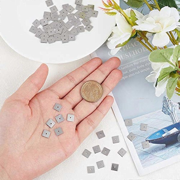 Omkring 100 stk. 6 mm firkantede afstandsstykkeperler 1,2 mm lille hul rustfrit stål løse perler metal afstandsstykkeperler glat overflade perler til DIY smykkefremstilling