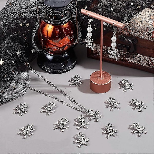 1 Æske 50 stk. Små Sølv Dødningehoved Charms Skelet Hoved Charms Bulk Halloween Antikke Dødningehoved Krone Dødningehoveder Tibetansk Legering Gotisk Charm til Smykkefremstilling Char
