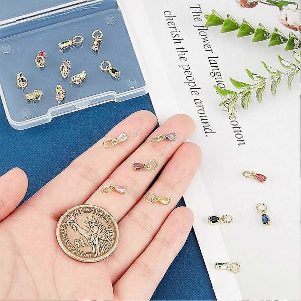 18 stk. Cubic Zirconia Dråbevedhæng Charms 9 Farver Dråbe Charms 18K Guldbelagt Messing Vedhæng Små Dinglende Charms til Valentinsdag Halskæder Armbånd