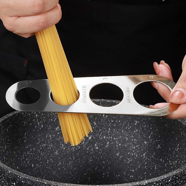 Spaghettimätare, köksredskap för att mäta spaghettimängd med 4 mäthål (mäter upp till fyra vuxna portioner)