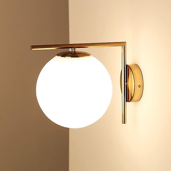 Moderne og elegant LED væglampe med opal hvid glaskugle og guldroset med E27 fatning til soveværelse, stue, entre