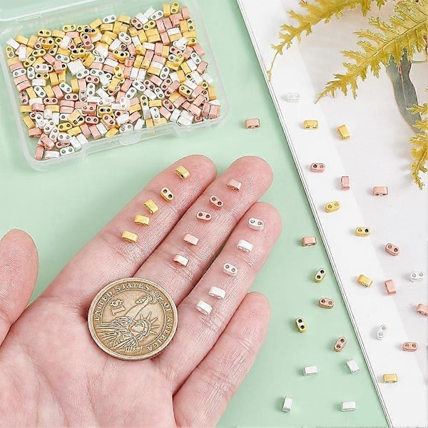 300 st 3 Färger Halva Tila Pärlor 4,5x2x2,5mm Syntetisk Hematit Platta Hantverkspärlor 2-Hålspärlor Frostade Japanska Lösa Distanspärlor för DIY Stapelbara Smycken