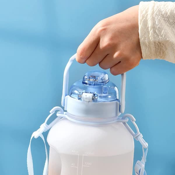 2,2 Litran Vedenpullo BPA-Vapaa 2,2l Juomapullo Oljella & Aika Merkinnöillä Vedenpullo Gradienttivärit