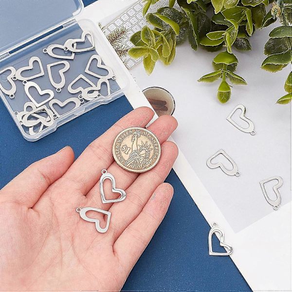 20 stk. hule hjertevedhæng 304 rustfrit stål åbne hjerte flydende charms 1,6 mm hul laserskåret hjertevedhæng