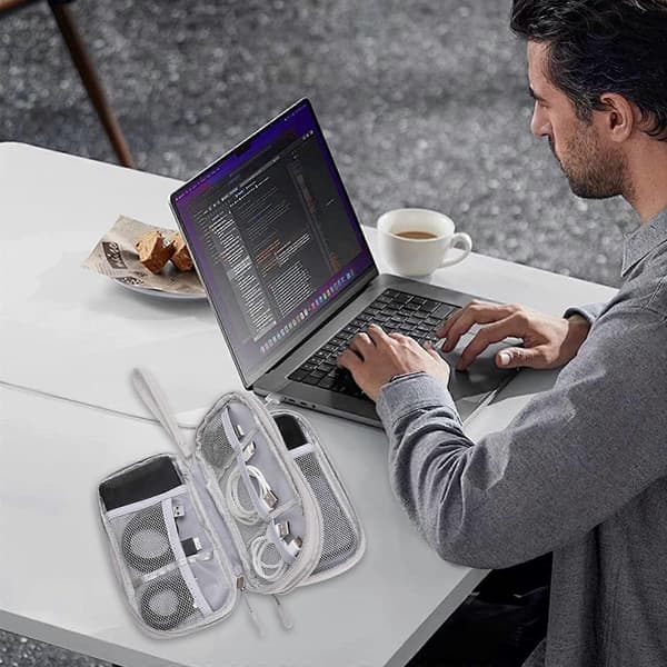 Datakaapelikassi Datakaapelin säilytyskassi Kuulokekassi li1 NY