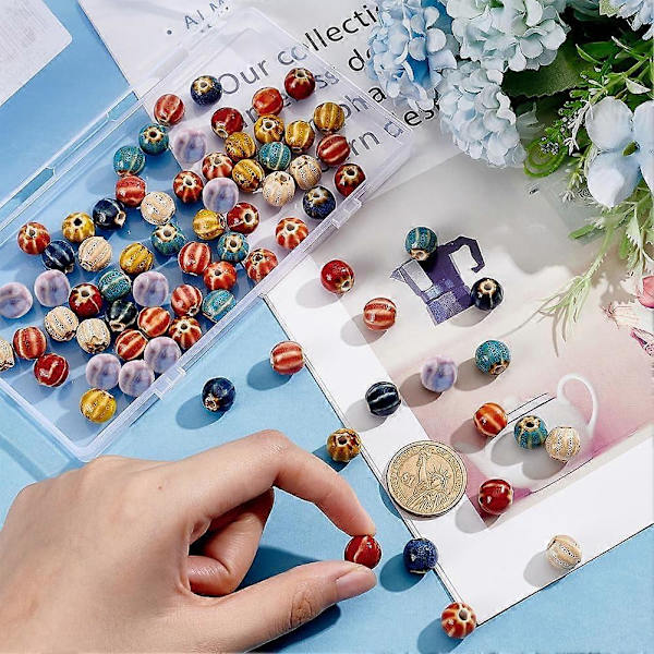 80 stk. 11 mm Diameter Keramiske Runde Perler 8 Farger Fancy Antikk Glasert Håndlagde Porselensperler med 2 mm Hull Løse Avstandsperler Kuleperler for DIY Smykkefremstilling