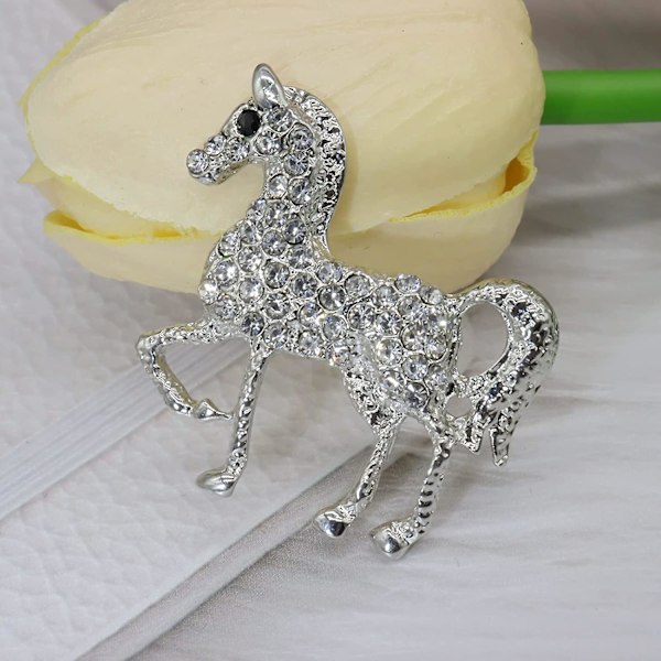 Rhinestone Häst Brosch Vacker Djur Guldpläterad Kristall Vintage Pärla Mode Nyhet Intressant Personlighet Kavajslag Knappnålar Dam Broscher Och Pins