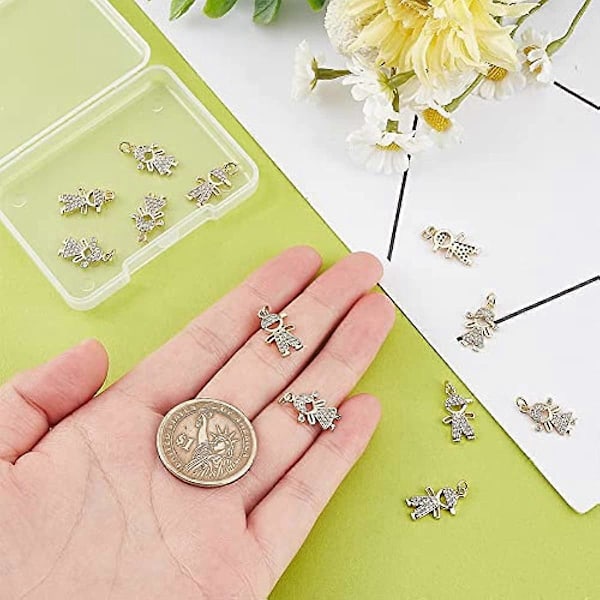 12 stk. 2 stiler Små jente- eller gutteanheng Gullfarget messing Cubic Zirconia-anheng Menneskeanheng med store hullringer for DIY-halskjede, armbånd og smykker