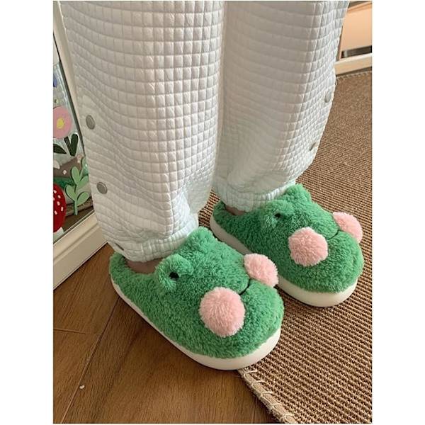 Søte frosketøfler for kvinner Kawaii lodne plysj sovesaltøfler fluffy hus slippers 37