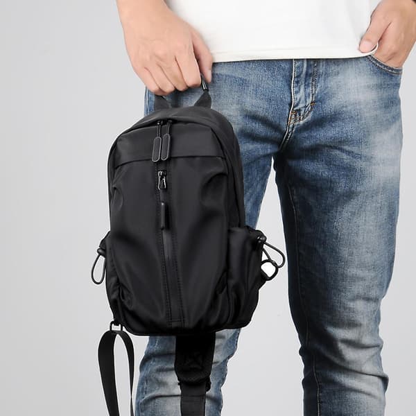 Sling Bag Ryggsäck Lättvikt Resistent Liten Bröst Axel Crossbody Väskor black