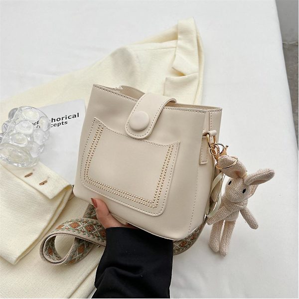 Ny Pu Tote Bag Mode Handväska Axelväska Joker Retro Slung Bucket Bag white