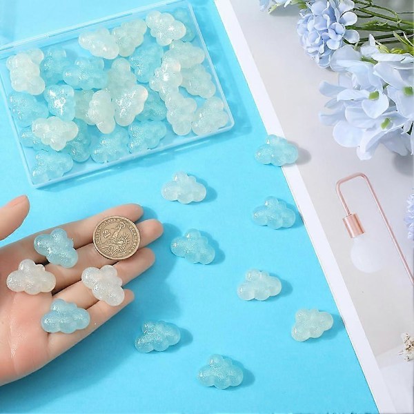 1 Eske 40 stk. Sky Cabochon Mini Resin Cabochons Flatback Nydelige Glitter Skyer Hvit Blå Regnbue Iridescent Plating Søte Resin Charms for DIY Håndverk