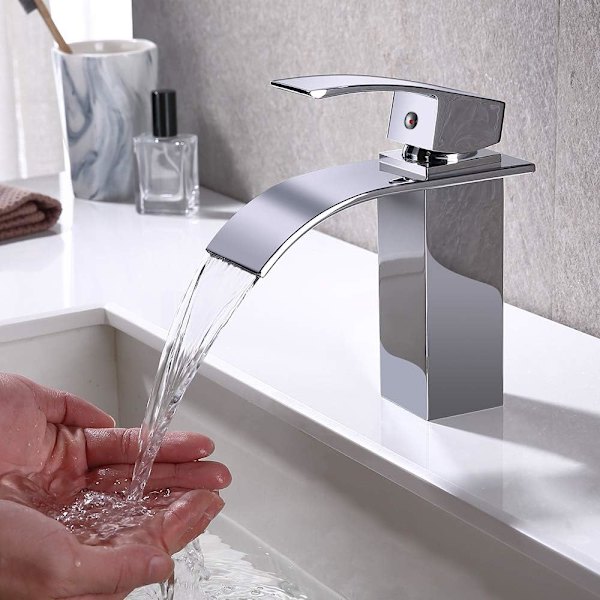 Badrumsblandare, Modern Design Med Vattenfallsblandare, Justerbar Varm Och Kallvatten.