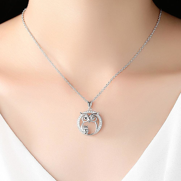 2 st Nya produkter Uggla Zirkon Hänge Halsband Kvinnlig Lätt Lyx Mode Senior Sense Temperament Halsband