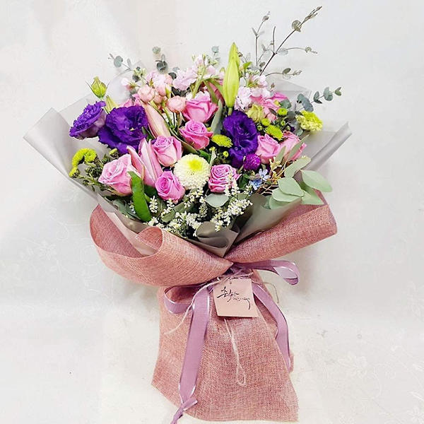 Rulle med linneblomsteromslagspapper, blombukettomslag, 19,7 tum x 5 yards (c)