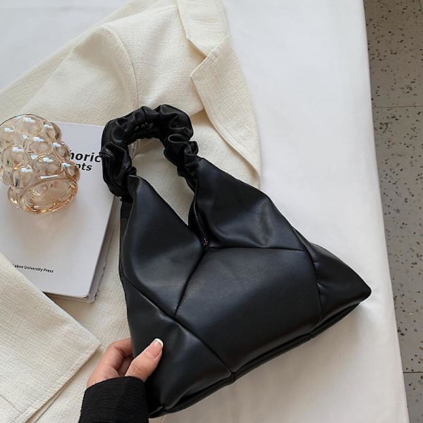 Ny fransk nischdesign veckad molnbagge rombisk kvinnlig bärbar PU axelväska black