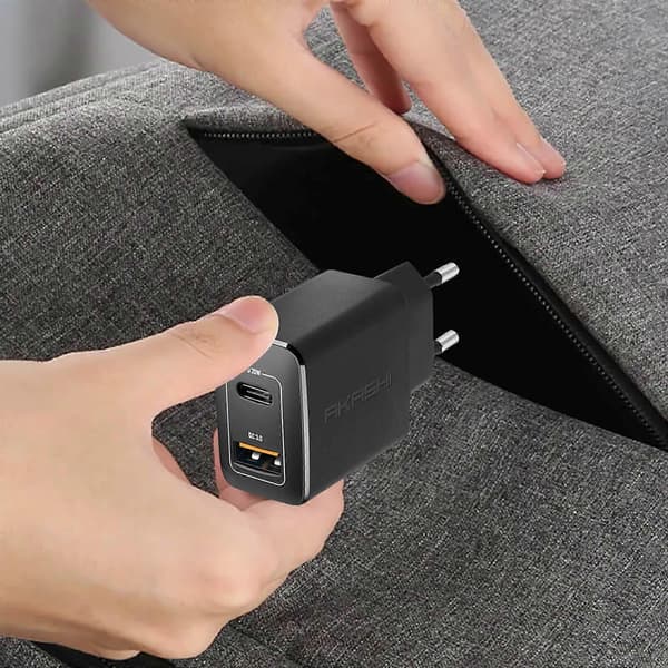 Dobbel lader USB-A QC 3.0 + USB-C PD 20W Hurtiglading Akashi hvit Black