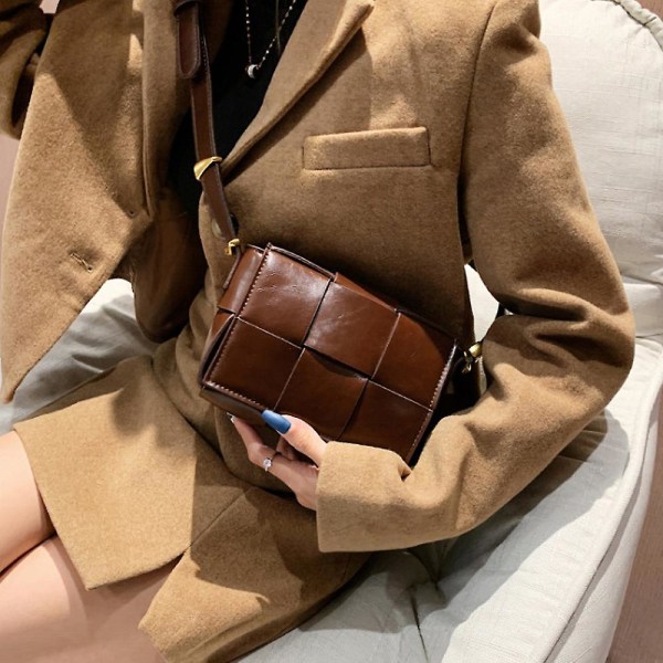 Dame Vevd Polstret Boks Messenger Bag, PU Lær Skulderveske Mote Håndveske Dame Clutch Bag. brown