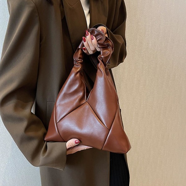 Uusi ranskalainen niche-design laskostettu pilvikassi rombinen naisten kannettava PU-olkalaukku brown