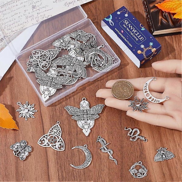 40 st 10 stilar Gotiska Berlocker Tarot Berlocker Bulk Goth Tibetansk Antik Silver Mal Fjäril Skalle Månfas Orm Magisk Berlock Bulk för Smyckestillverkning
