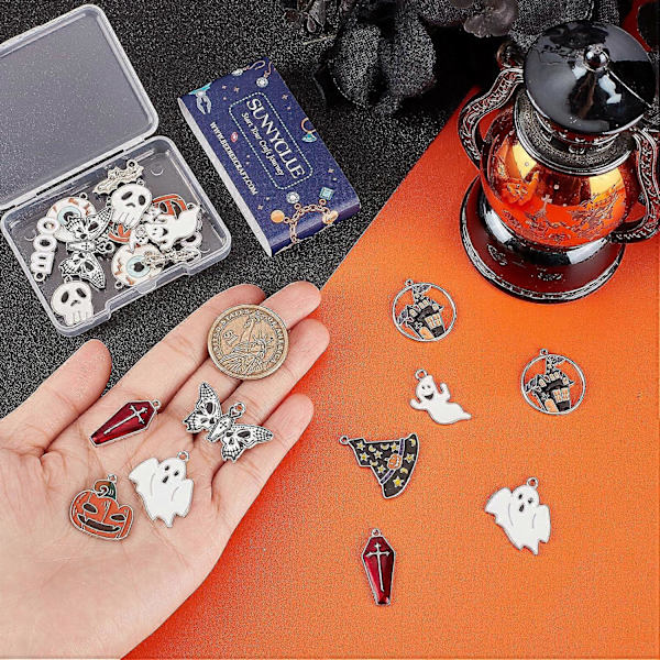 1 Æske 24 stk. 12 Stilarter Halloween Charm Spøgelses Charm Bulk Gotisk Charm Græskar Spøgelse Kiste Kors Kranie Sort Flagermus Charm