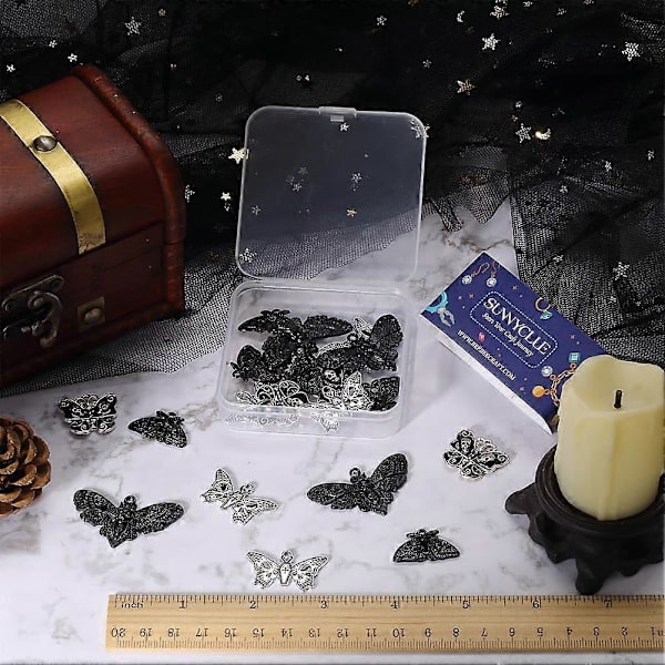 1 Æske 24 stk. 4 Stilarter Sommerfugl Charm Møl Charms Bulk Gotisk Charm Sort Kranie Sommerfugle Skelet Halloween Legering Insekt Charm til Smykkefremstilling Ch