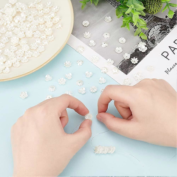 600 stk. 6 Stiler Blomsterperlehetter Kremhvite Avstandsperler Hetter Plast Imitasjon Perle Endeperlehetter Multi-Kronblad Blomster Avstandsperler for DIY Smykker