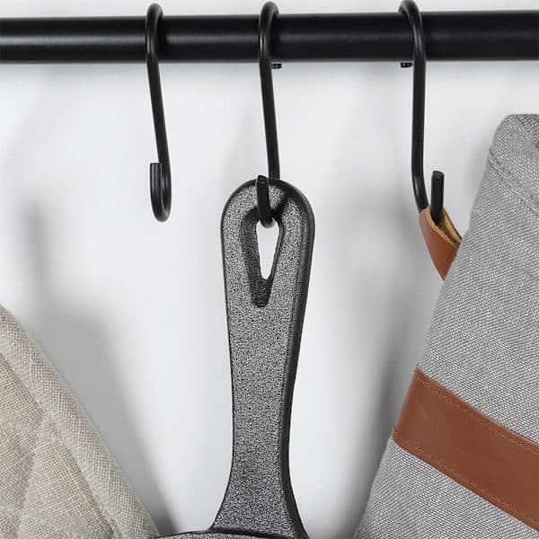 Støpejernspanne 25 cm med silikonhåndtak