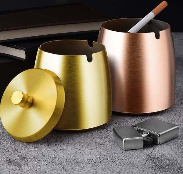 1, guld liten storlek med lock, askfat Original exteriör design, som