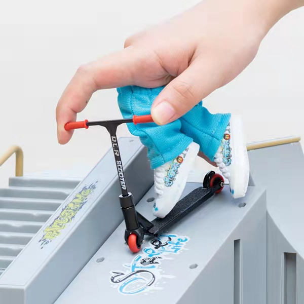 Mini Finger Scooter Leksak Skateboards Skor Byxor Legering Finger Board Set Barngåva White