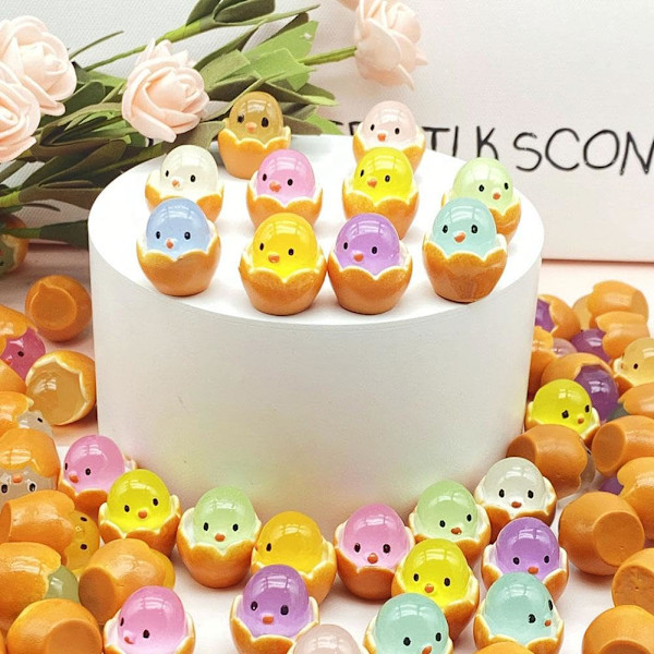 50 st Mini Kycklingar med Äggskal, Söta Mini Djur i Resin, Kläckta Kycklingfigurer som Lysa i Mörkret, Påskägg Kyckling Utomhus Gräsmatta Dekor DIY E