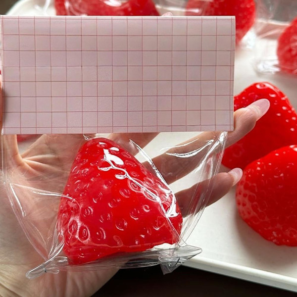 Jordgubbsdekompressionsleksaker Antistress PVC-leksaker Klämbar Avslappningsleksak Lot L2M4 Red 1pcs