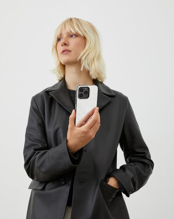 Mirror Case iPhone 13 / 14 / 15 / 16e / 17e Mirror