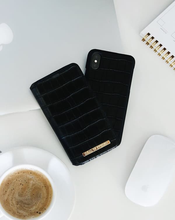Capri Wallet iPhone XR Black Black