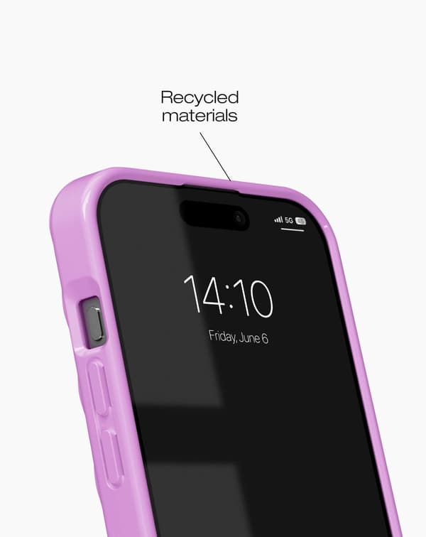 Wavy Case MagSafe iPhone 13 / 14 / 15 / 16e / 17e Pink Transparent